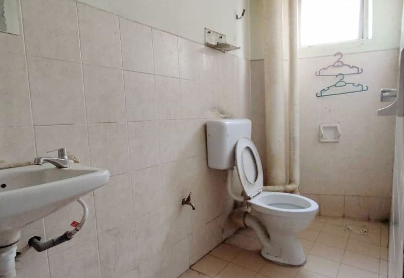 Bandar Bukit Tinggi 1 Shop Apartment