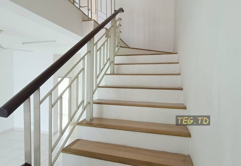 Saron @Bandar Bukit Raja