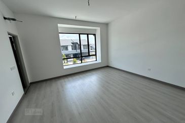 Nadira 3 @ Bukit Raja