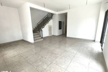 Elmeri (Dillenia Series), Setia Alam