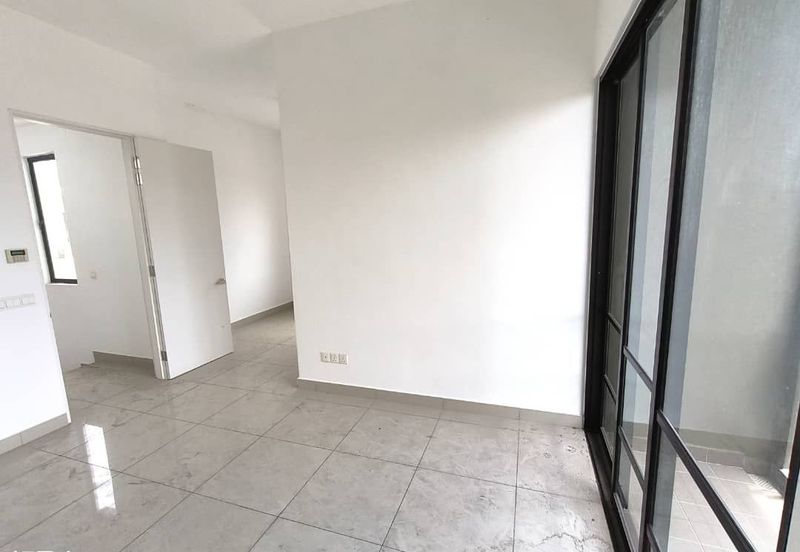 Elmeri (Dillenia Series), Setia Alam