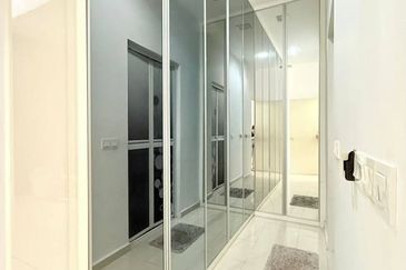 Indah 10, Setia Alam