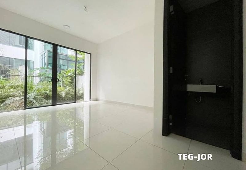 Duta Villa, Setia Alam