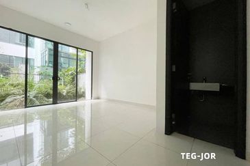 Duta Villa, Setia Alam