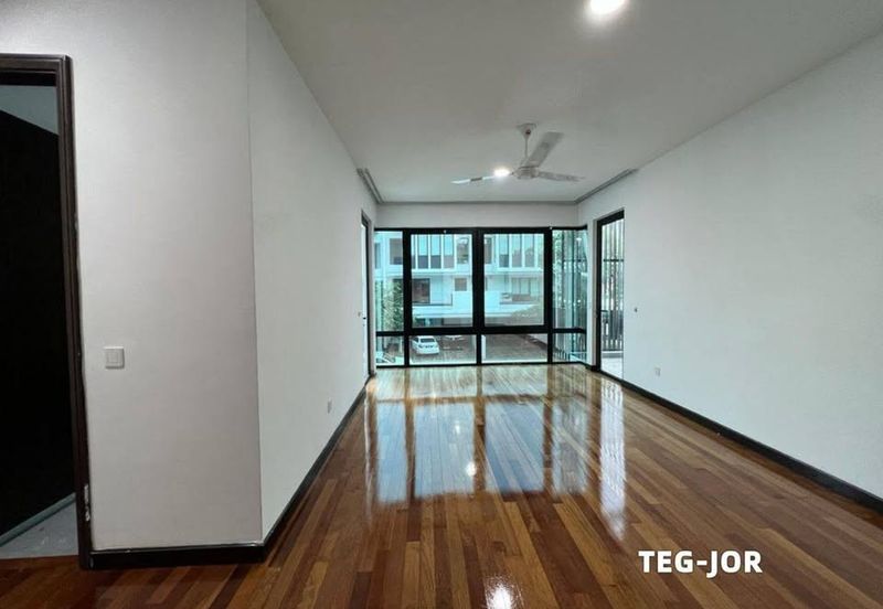 Duta Villa, Setia Alam