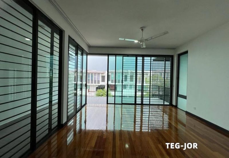 Duta Villa, Setia Alam