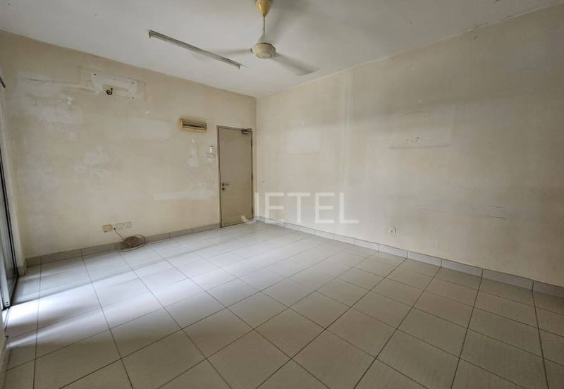 Pangsapuri Akasia, Bandar Botanic