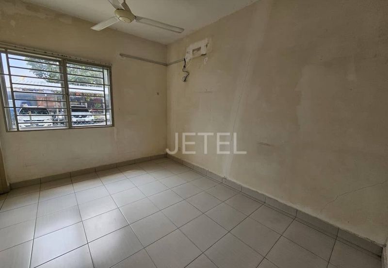 Pangsapuri Akasia, Bandar Botanic