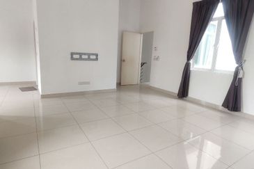 Damai 16, Setia Alam