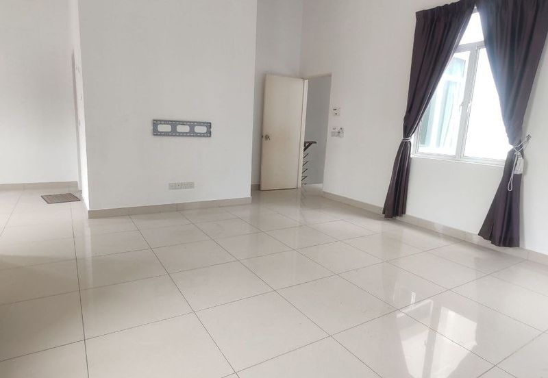 Damai 16, Setia Alam