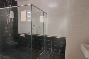 Damai 16, Setia Alam