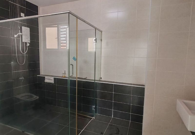 Damai 16, Setia Alam