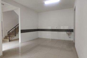 Damai 16, Setia Alam