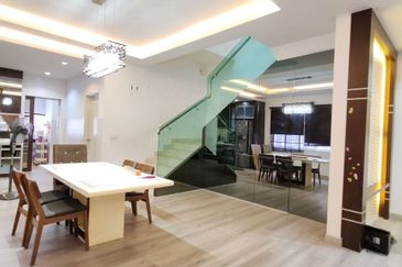 Indah 12, Setia Alam