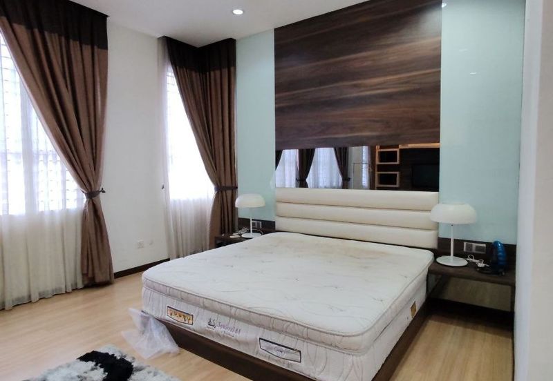 Indah 12, Setia Alam