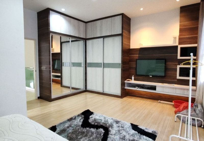 Indah 12, Setia Alam