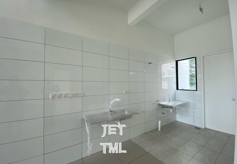 Luxura Residence @ twentyfive.7