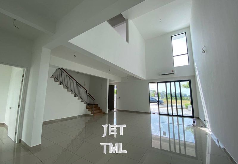 Luxura Residence @ twentyfive.7