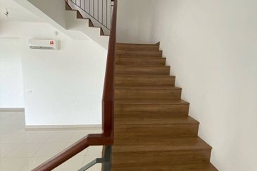 Luxura Residence @ twentyfive.7