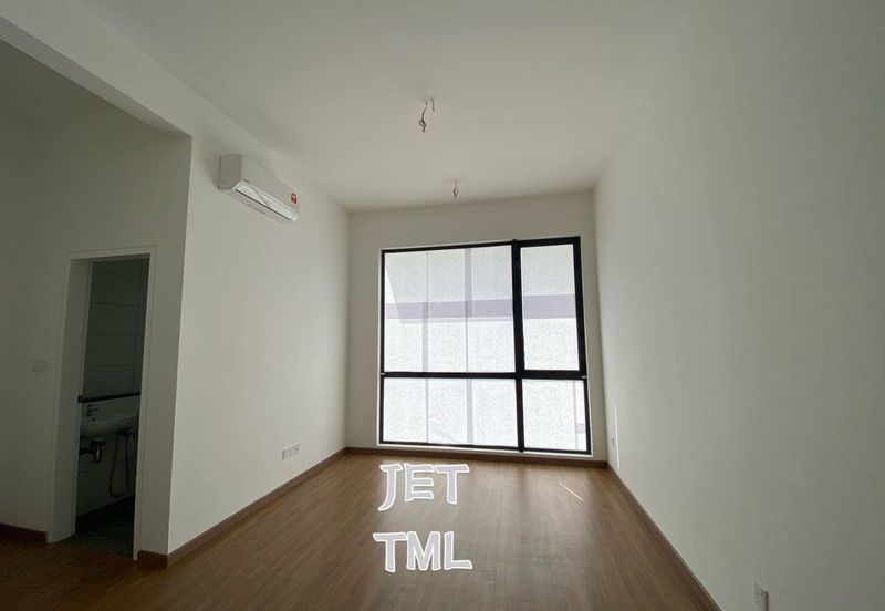 Luxura Residence @ twentyfive.7