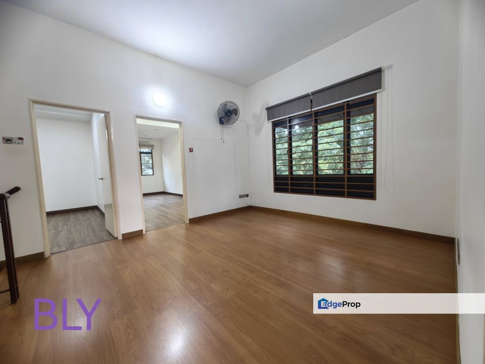 Fully Renovated + Move-in Condition✅️ Endlot Double Storey Superlink Terrace House for SALE | Kota Bayuemas, Klang 巴生 | 全面装修 + 可立即入住 ✅️ 边屋双层超大排屋 出售, Selangor, Klang