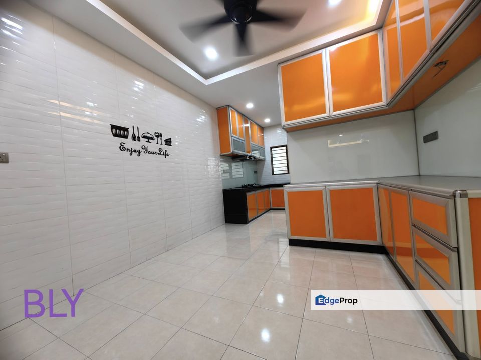 Fully Renovated + Move-in Condition✅️ Endlot Double Storey Superlink Terrace House for SALE | Kota Bayuemas, Klang 巴生 | 全面装修 + 可立即入住 ✅️ 边屋双层超大排屋 出售, Selangor, Klang