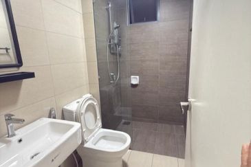 Gravit8 @ Klang South