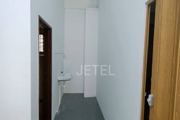 Bayu Tinggi Commercial Centre -Taipan