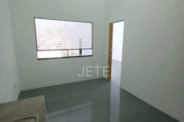 Bayu Tinggi Commercial Centre -Taipan