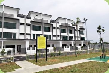 BRAND NEW + Spacious 2.5 Storey ✅️ Terrace House for SALE | Taman Sri Gadong, Telok Gadong Besar, Klang  全新 + 宽敞2.5层 ✅️ 排屋出售 | 巴生, Sri Gadong花园