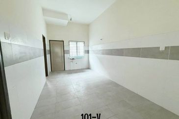 BRAND NEW + Spacious 2.5 Storey ✅️ Terrace House for SALE | Taman Sri Gadong, Telok Gadong Besar, Klang  全新 + 宽敞2.5层 ✅️ 排屋出售 | 巴生, Sri Gadong花园