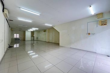 Bayu Tinggi Commercial Centre -Taipan