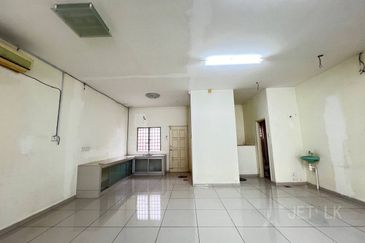 Bayu Tinggi Commercial Centre -Taipan