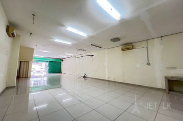 Bayu Tinggi Commercial Centre -Taipan