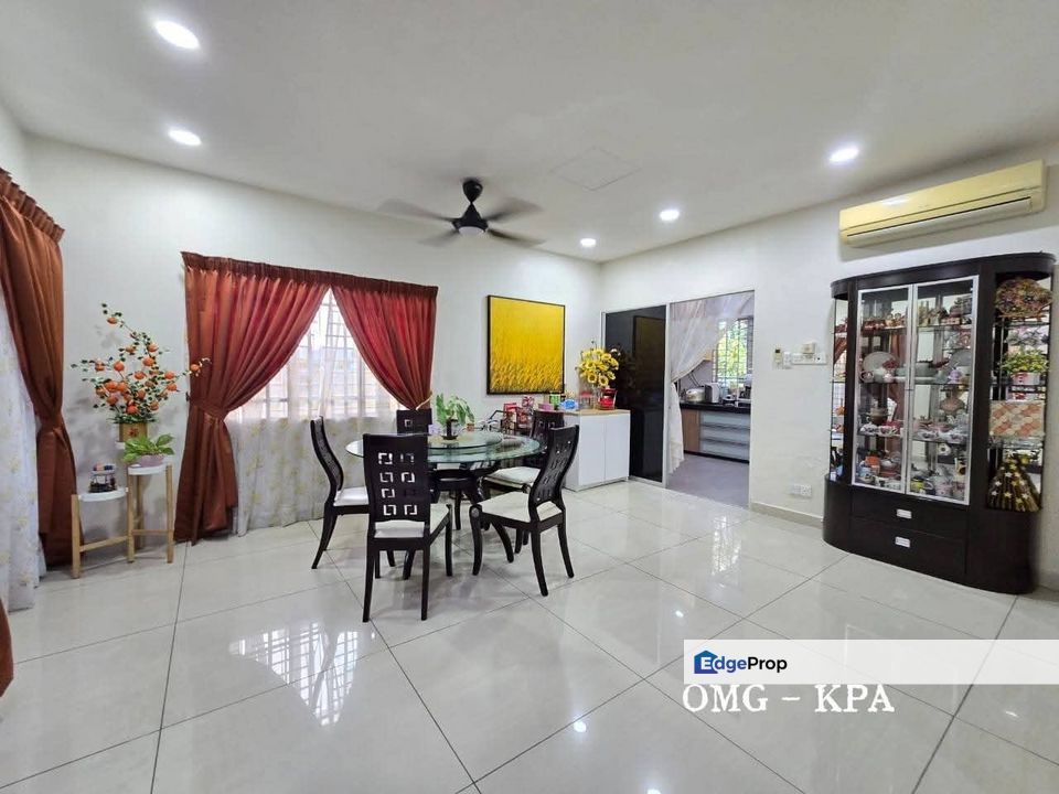 Spacious Family Sanctuary 💫 Renovated & Extended Living 🏡 2 Storey Semi-D for Sale in Batu Belah, Klang | 巴生宽敞家庭避风港，翻新扩展空间双层半独立式洋楼, Selangor, Klang