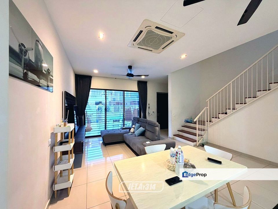 🚀 Modern Minimalist Sanctuary ❄️ Scandinavian-Inspired Renovation 🏘️ 3 Storey Terrace House for Sale │ 现代简约风三层排屋出售，斯堪的纳维亚风格装修，完美维护, Selangor, Setia Alam/Alam Nusantara
