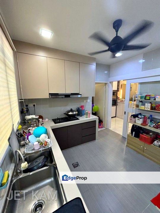 Green & Serene Sanctuary 🌿 Renovated Terrace for SALE @ Bandar Putera 2, Klang │ 绿意宁静 • 装修排屋待售, Selangor, Klang