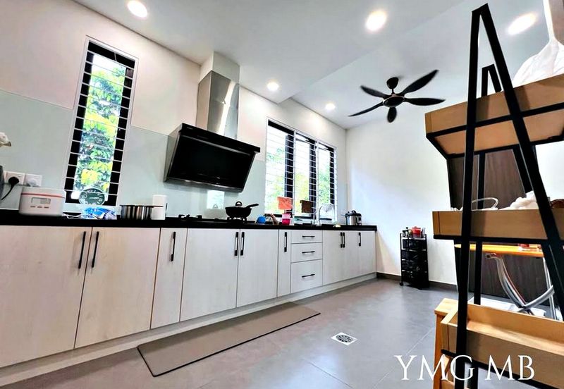 ATHIRA, Bandar Bukit Raja