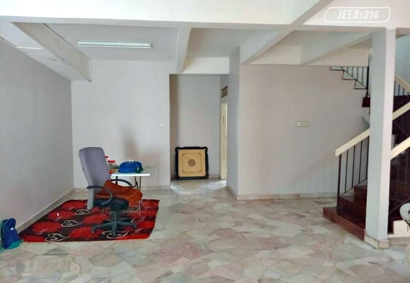 Taman Wangi (Tepi Sungai)