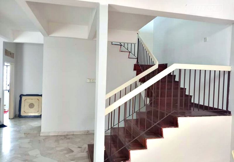 Taman Wangi (Tepi Sungai)