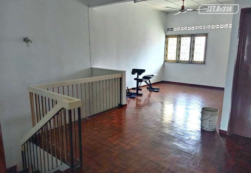 Taman Wangi (Tepi Sungai)