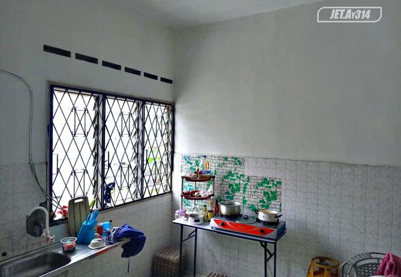 Taman Wangi (Tepi Sungai)