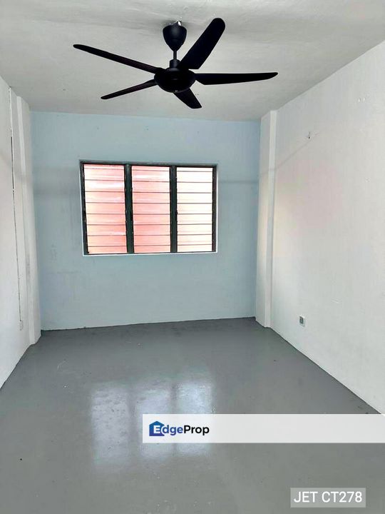 Perfect for First-Time Homeowners 🌱 Low-Cost Flat for SALE @ Bandar Bukit Tinggi, Klang │ 首购族首选 • 廉价组屋 待售, Selangor, Klang
