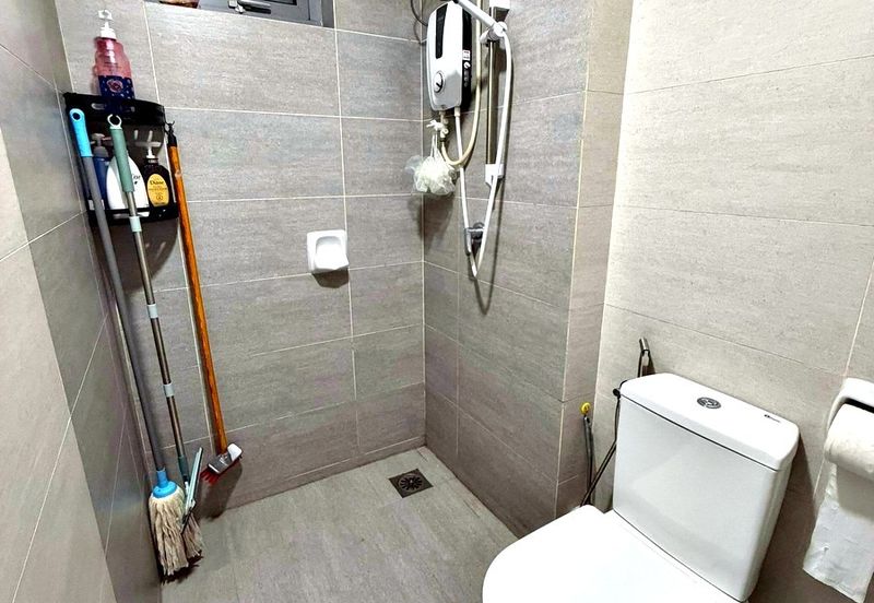 Adria Residence @ Gravit8