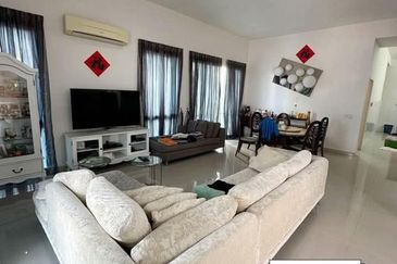 Damai 16, Setia Alam