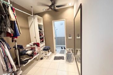 Indah 12, Setia Alam