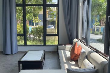 Forest City Golf Resort, Gelang Petah