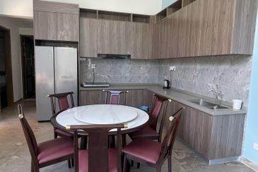 Forest City Golf Resort, Gelang Petah