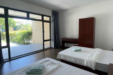 Forest City Golf Resort, Gelang Petah