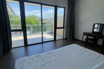 Forest City Golf Resort, Gelang Petah